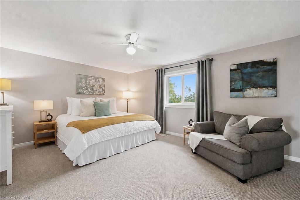 21-31 Schroder Crescent Property Photo 10