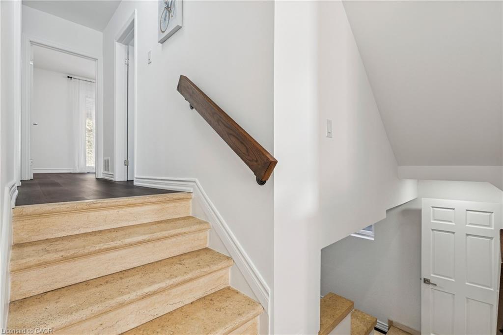 7 Rollins Place Property Photo 10