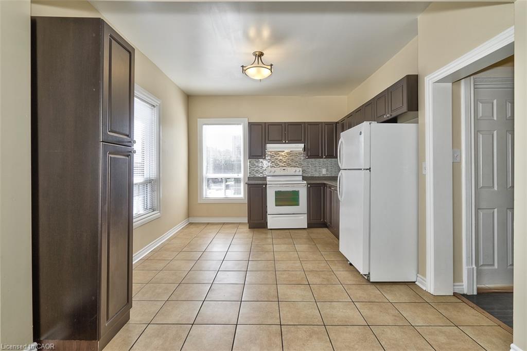 2-340 Cannon Street E Property Photo 3