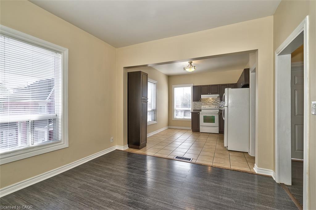 2-340 Cannon Street E Property Photo 5