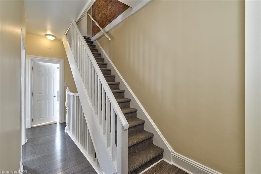 2-340 Cannon Street E Property Photo 8
