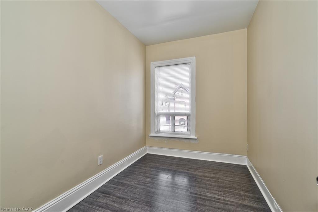 2-340 Cannon Street E Property Photo 9