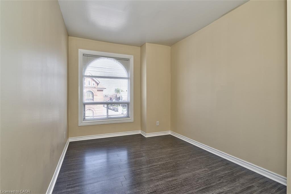 2-340 Cannon Street E Property Photo 10
