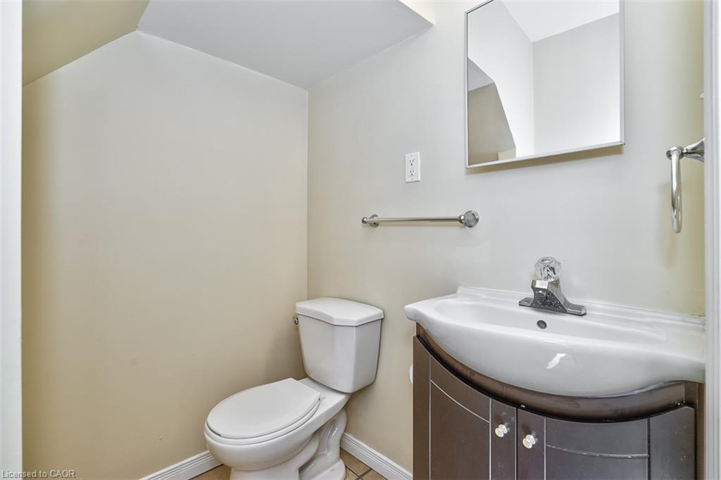 2-340 Cannon Street E Property Photo 12