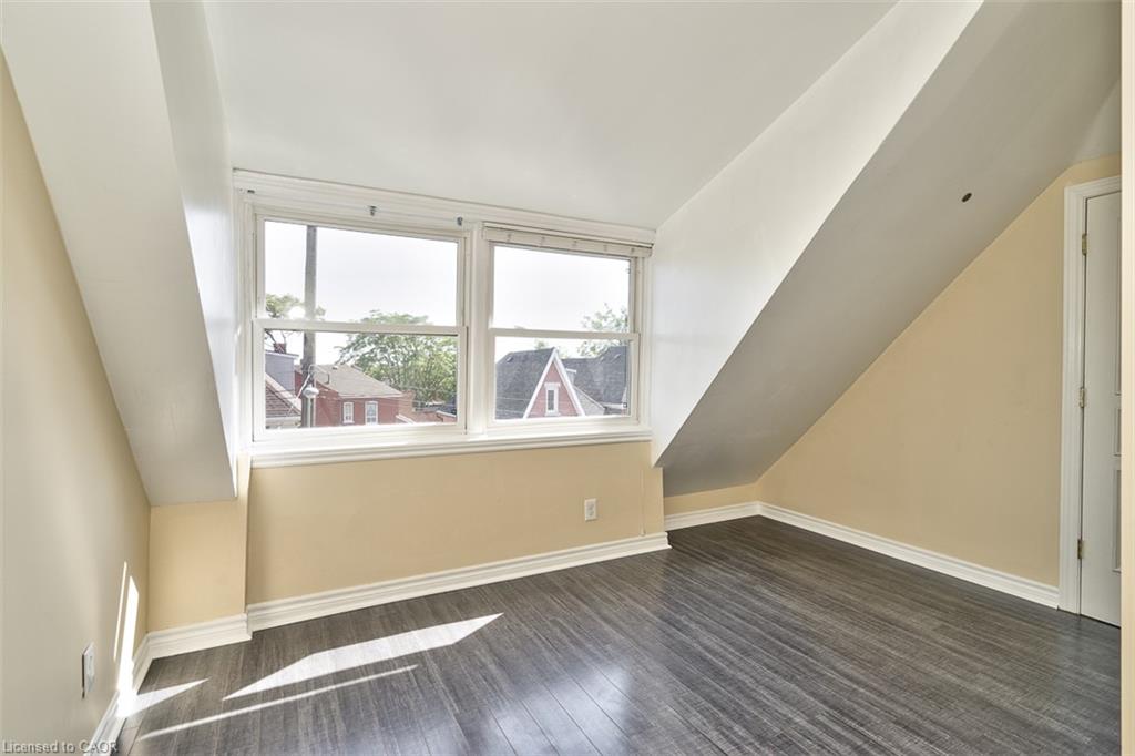 2-340 Cannon Street E Property Photo 13