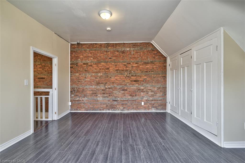 2-340 Cannon Street E Property Photo 14