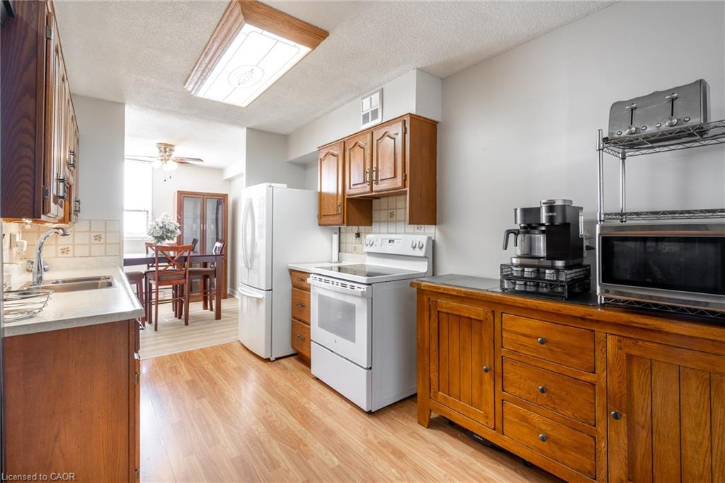 811-700 Dynes Road Property Photo 9