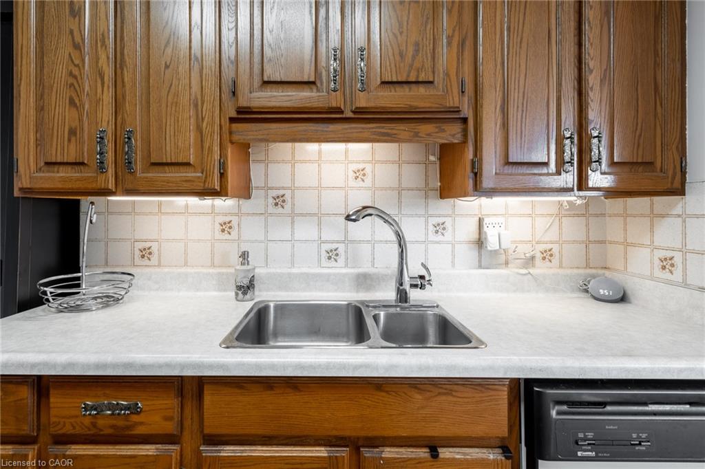 811-700 Dynes Road Property Photo 12