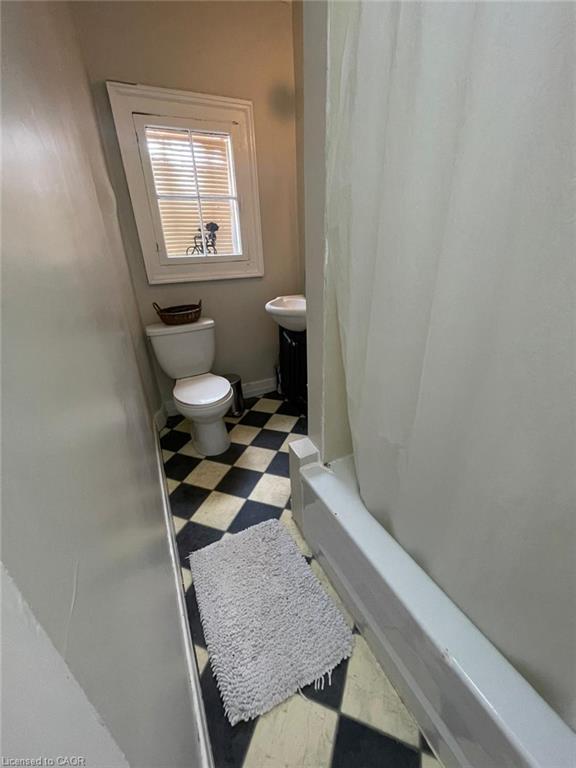 2-80 Byron Avenue E Property Photo 5