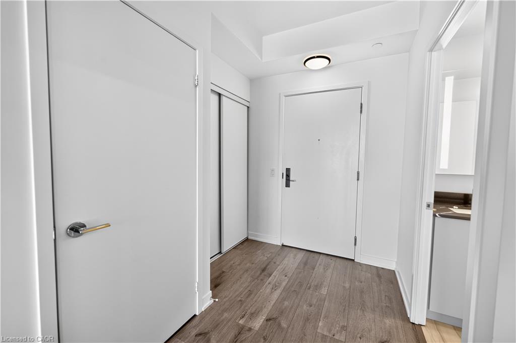 609-285 Dufferin St W/s Street Property Photo 5