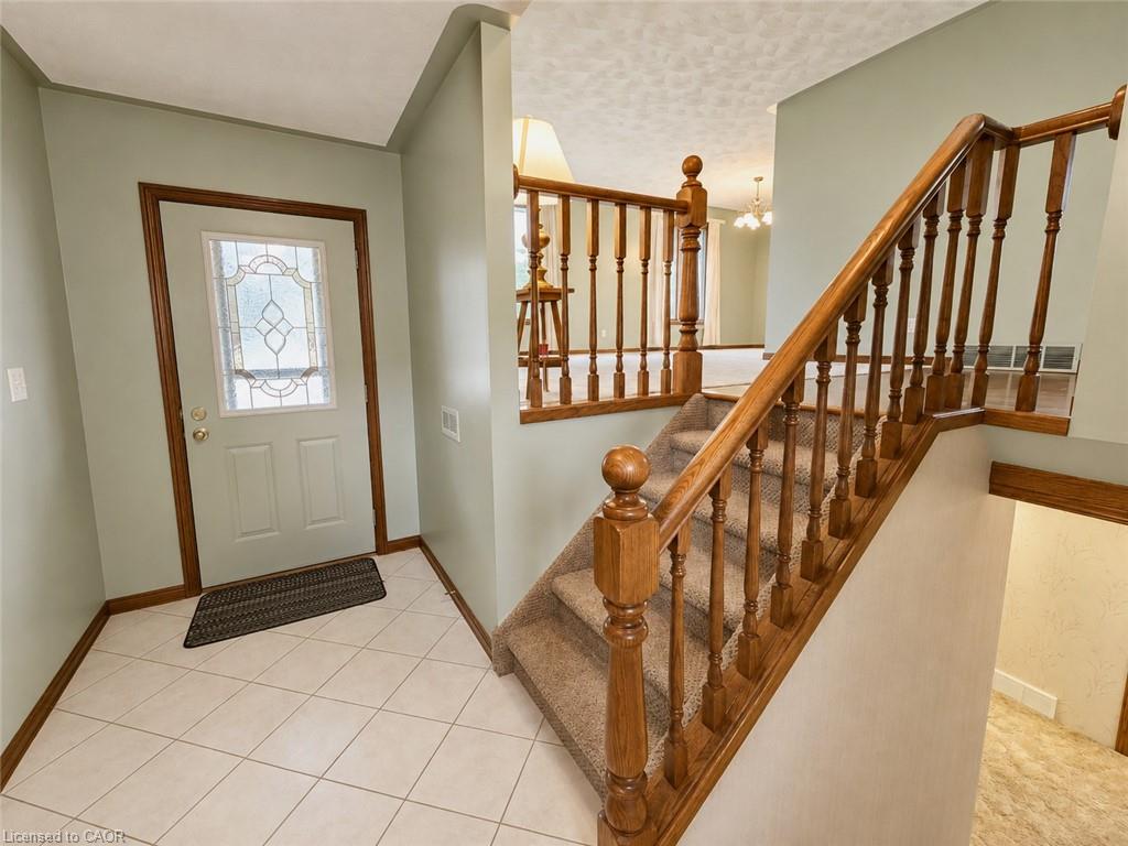 23 Churchill Circle Property Photo 5