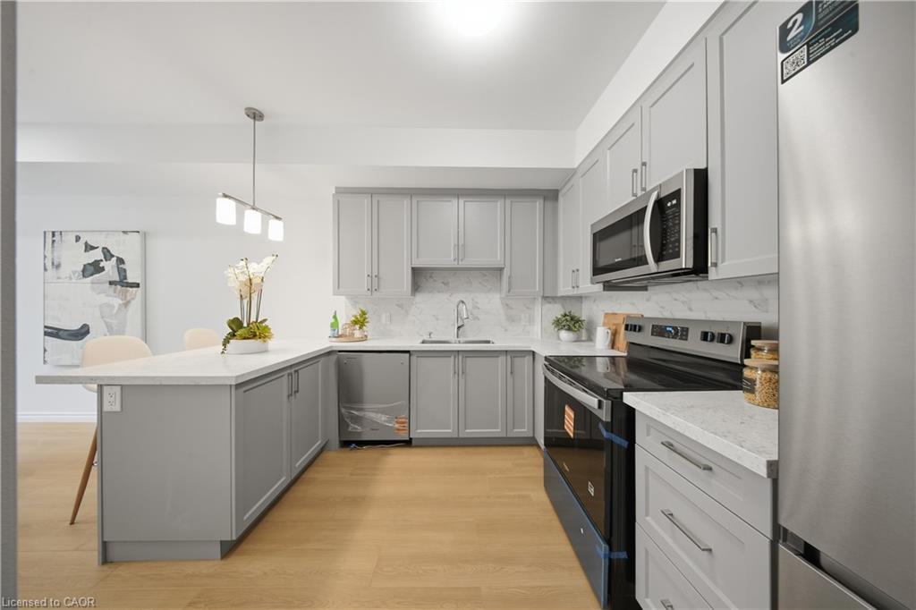 10-2 Slessor Boulevard Property Photo 17