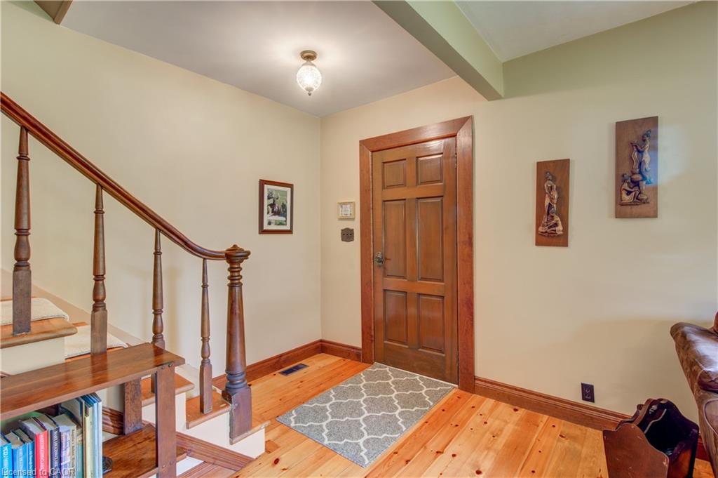 5465 King Street Property Photo 13