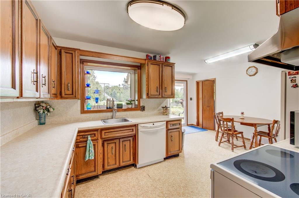 5465 King Street Property Photo 19