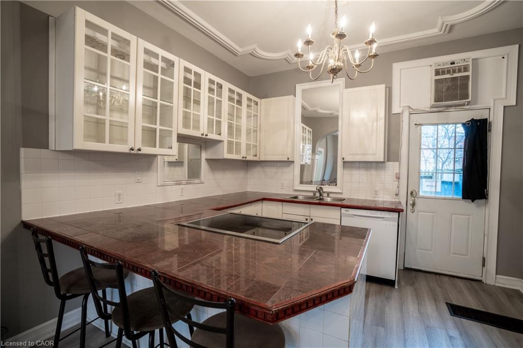 127 East Avenue S Property Photo 5