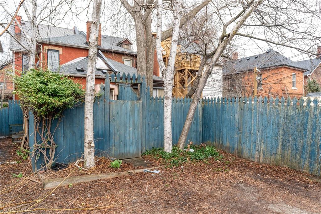 127 East Avenue S Property Photo 34