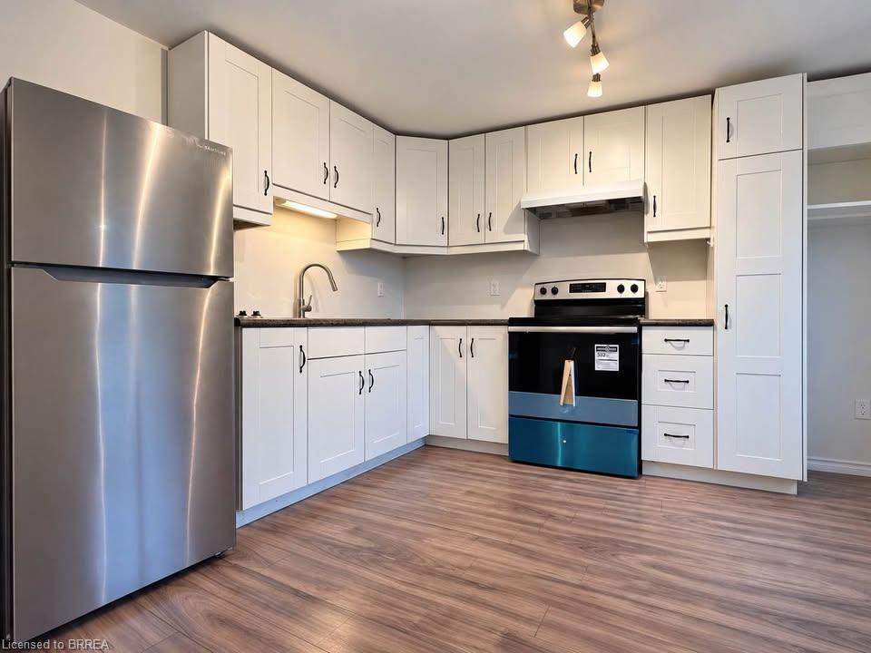 3-70 Grandview Street Property Photo 1