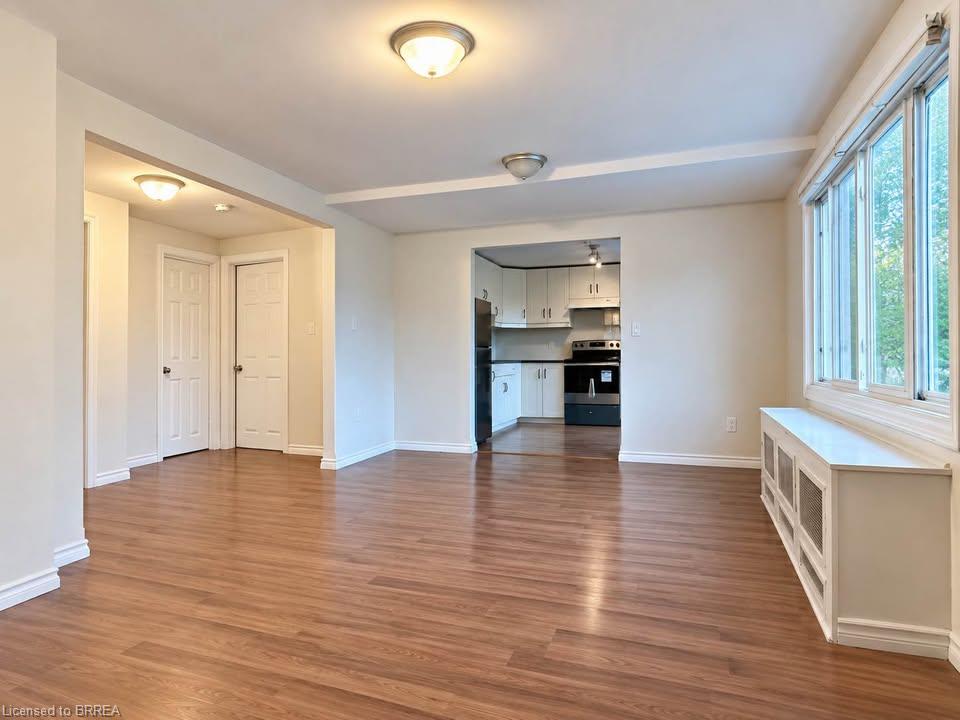 3-70 Grandview Street Property Photo 6