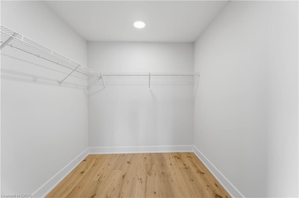 6124 Curlin Crescent Property Photo 22