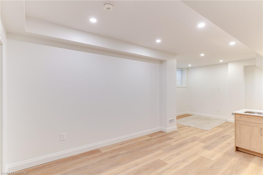 4-220 Heiman Street Property Photo 10