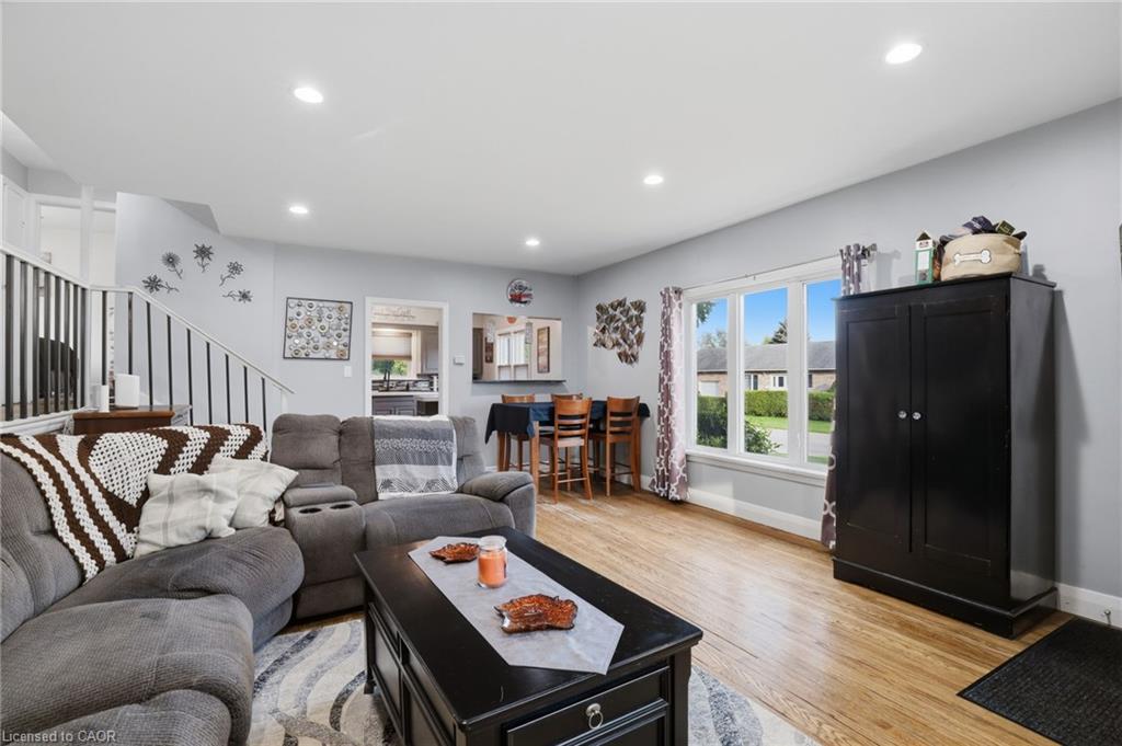 438 Forest Lawn Avenue Property Photo 4