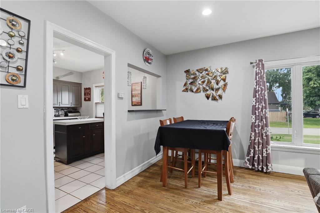 438 Forest Lawn Avenue Property Photo 8