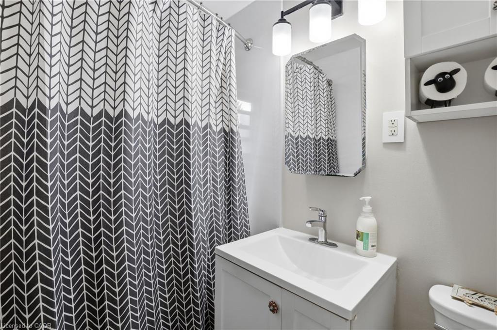438 Forest Lawn Avenue Property Photo 18