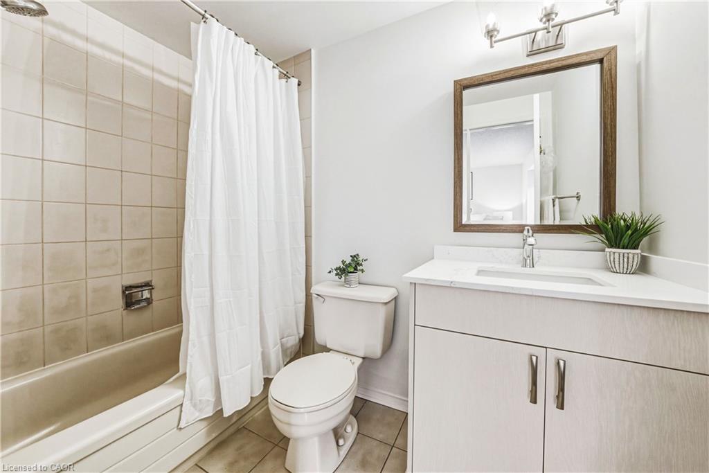 28-3140 Fifth Line W Property Photo 15