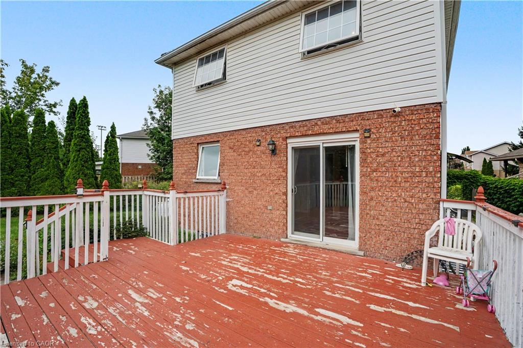 332 Brembel Crescent Property Photo 32