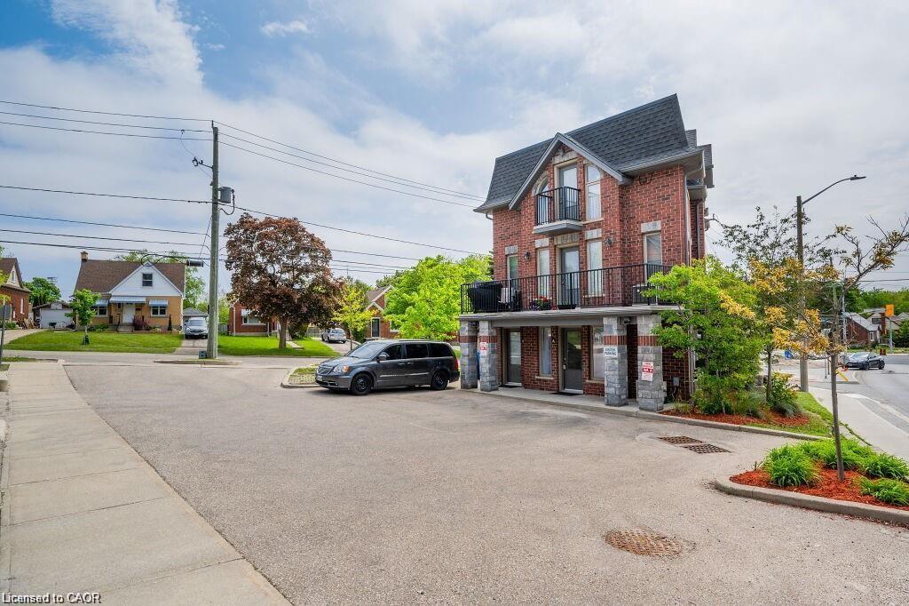 A-489 East Avenue Property Photo 11
