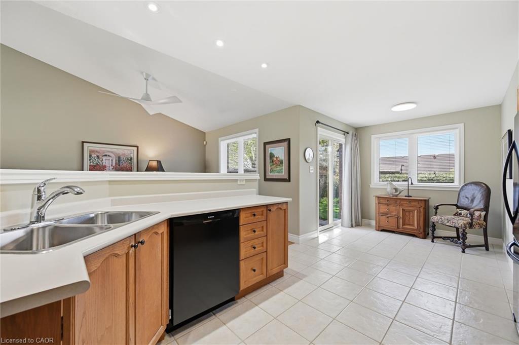 15 Bayshore Court Property Photo 10