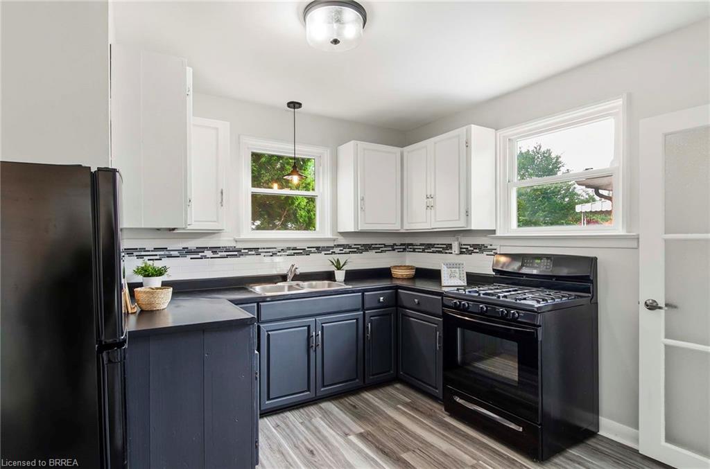 20 John Street Property Photo 9