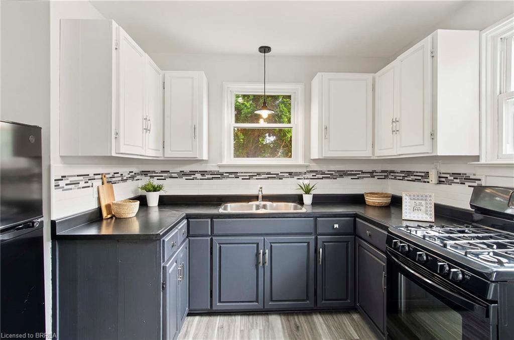 20 John Street Property Photo 10