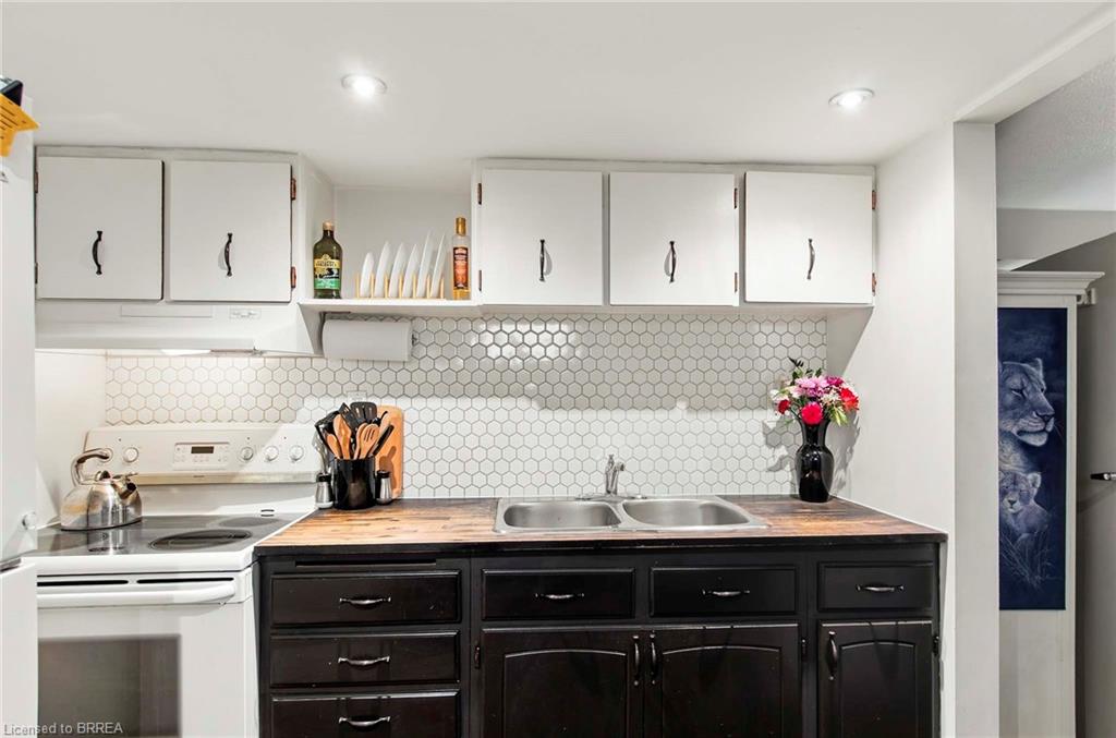 20 John Street Property Photo 27