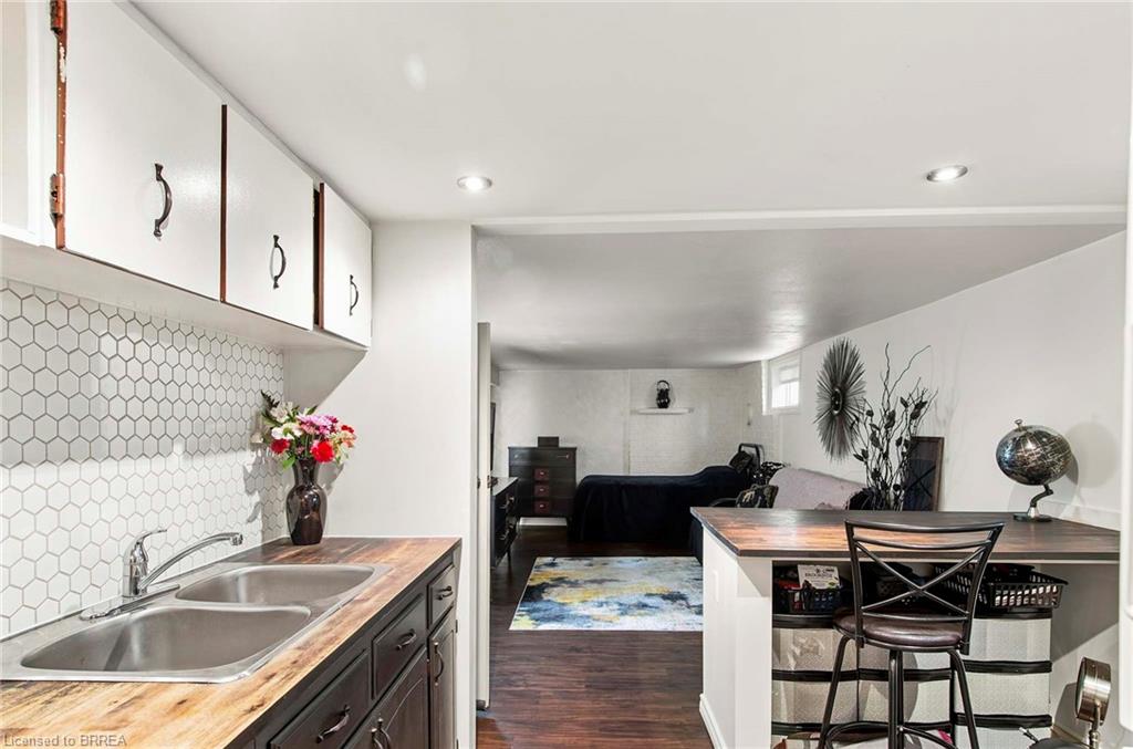 20 John Street Property Photo 28