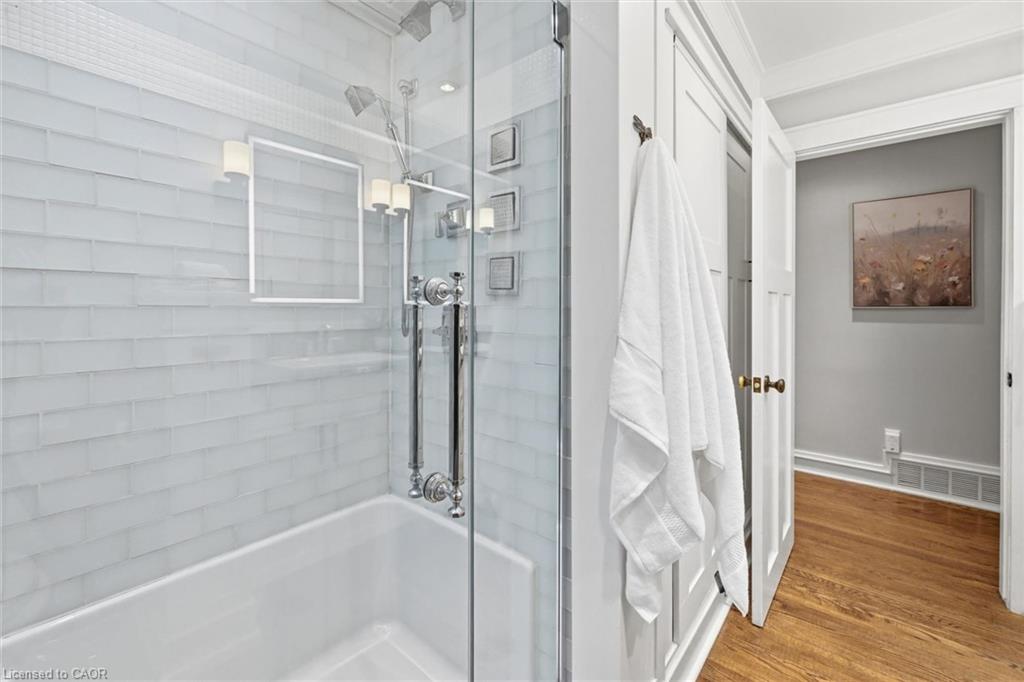 760 Kingsway Drive Property Photo 26