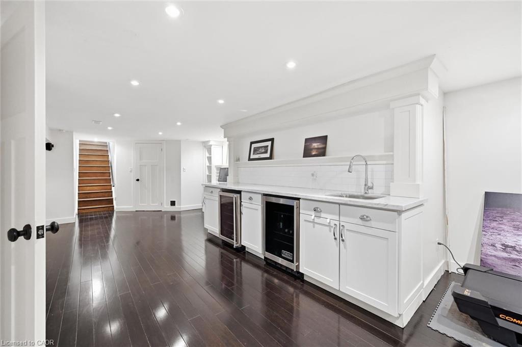 760 Kingsway Drive Property Photo 37