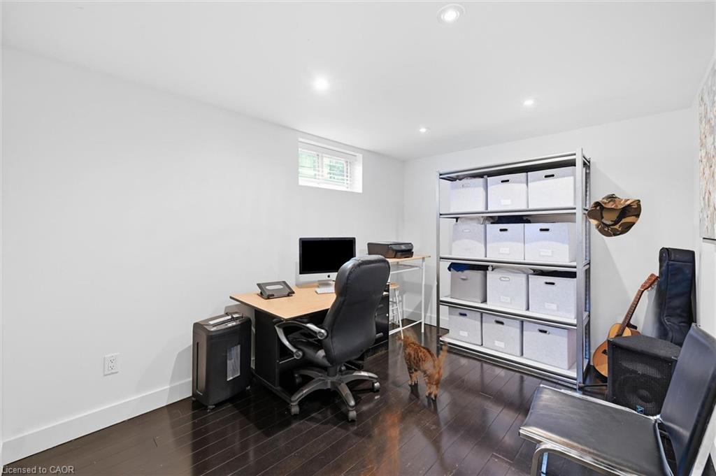 760 Kingsway Drive Property Photo 41