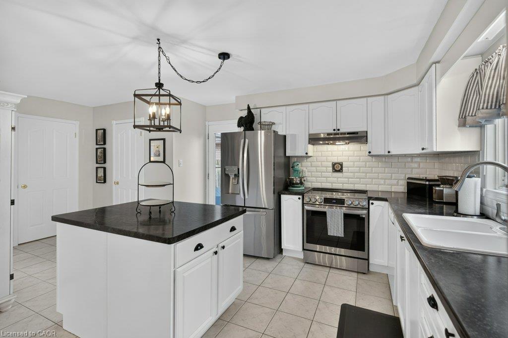 2 Luciano Court Property Photo 17