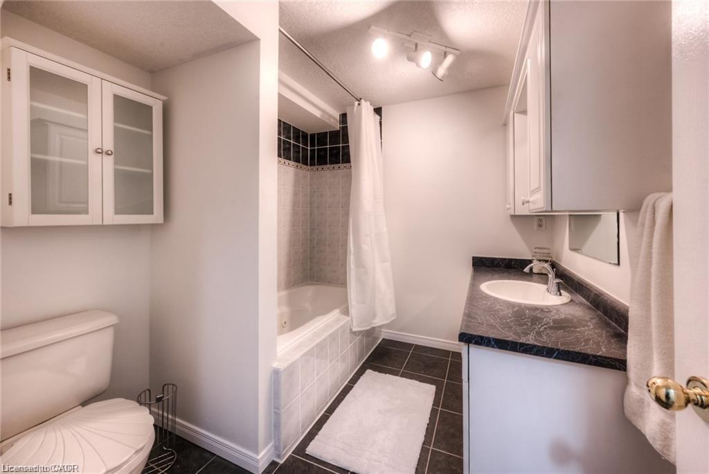 25 Idle Ridge Court Property Photo 8