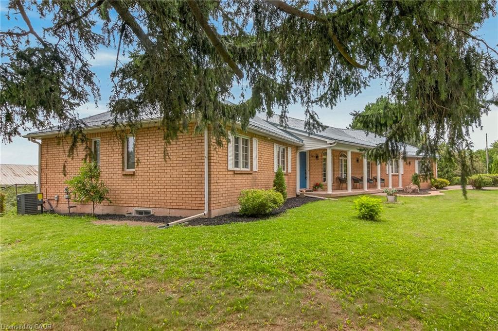 7011 Dickenson Road E Property Photo 6