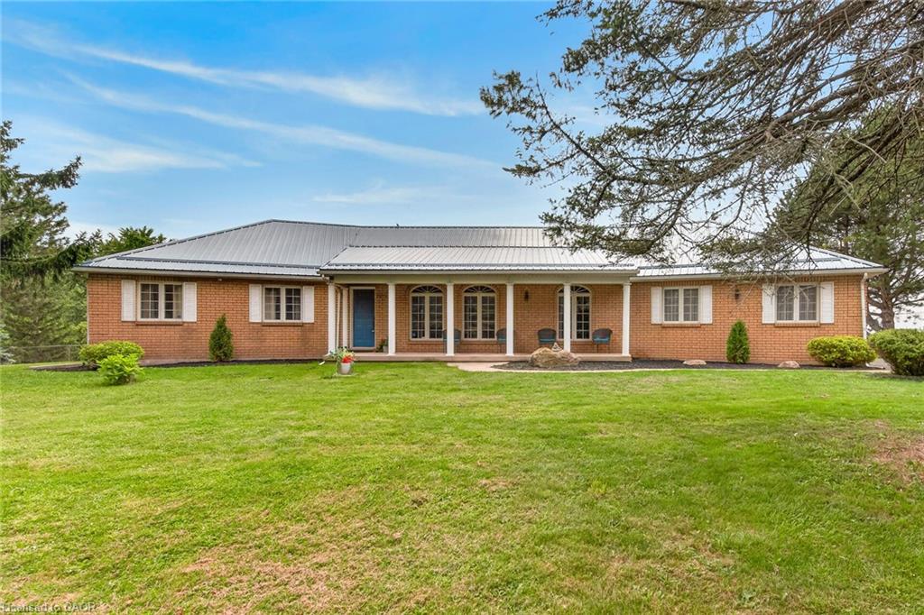 7011 Dickenson Road E Property Photo 8