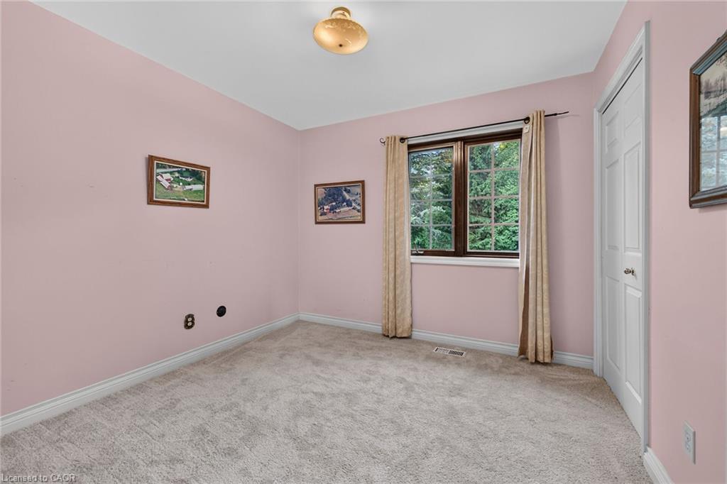 7011 Dickenson Road E Property Photo 22