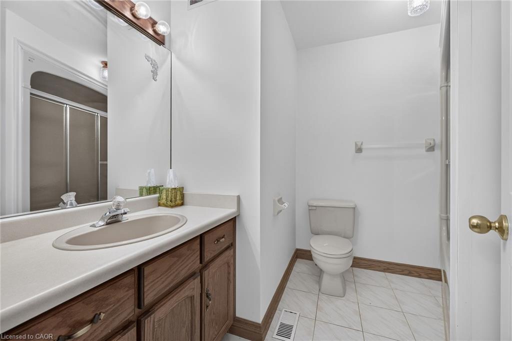 7011 Dickenson Road E Property Photo 23