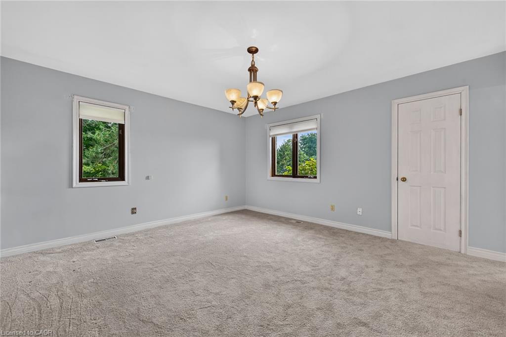 7011 Dickenson Road E Property Photo 25