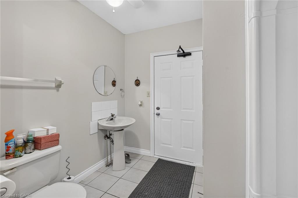7011 Dickenson Road E Property Photo 30