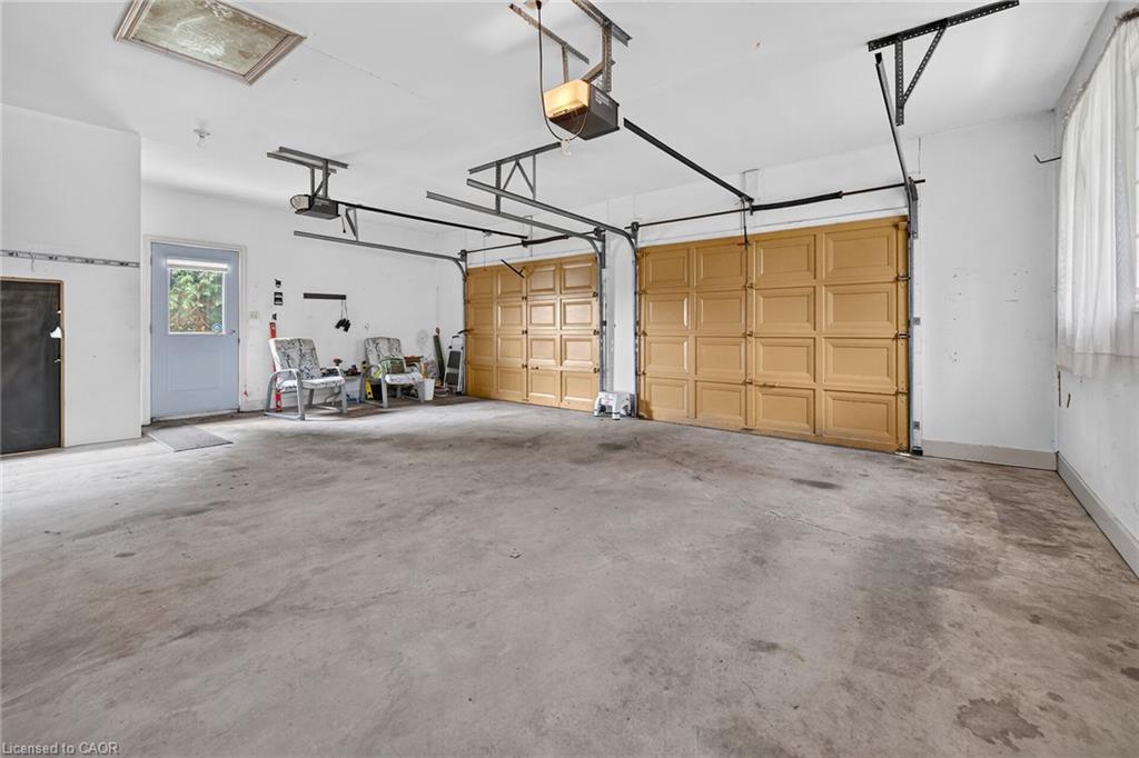 7011 Dickenson Road E Property Photo 35