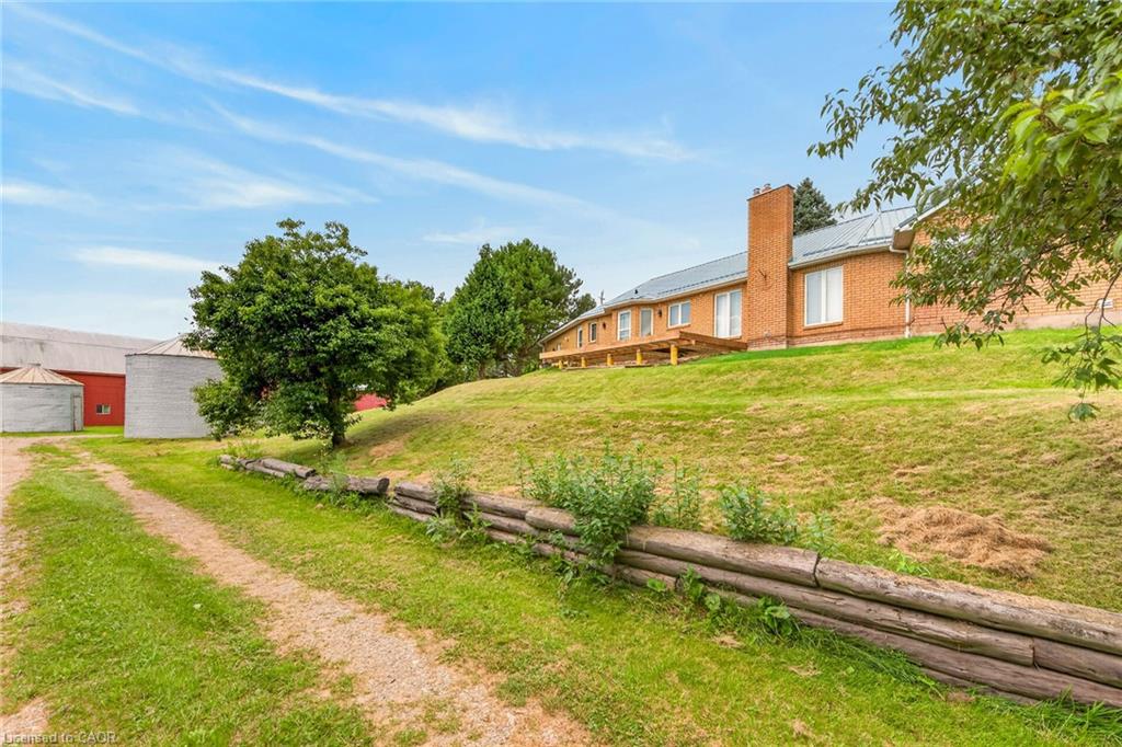 7011 Dickenson Road E Property Photo 37