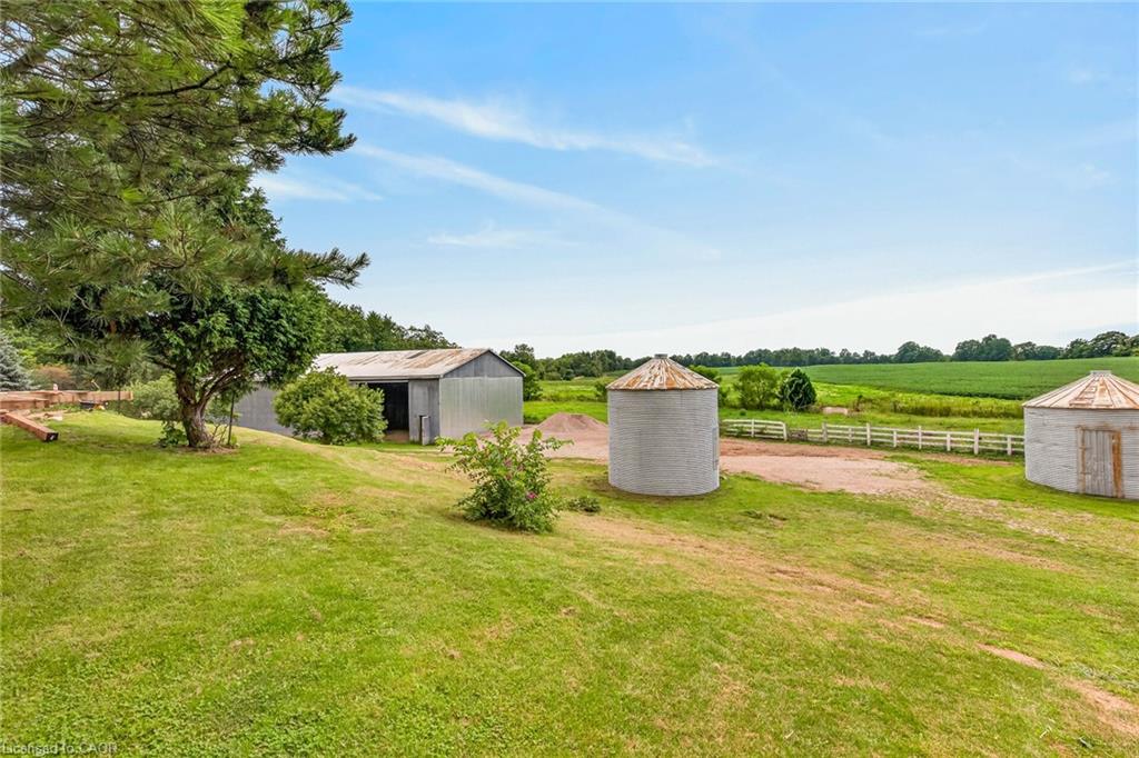 7011 Dickenson Road E Property Photo 40