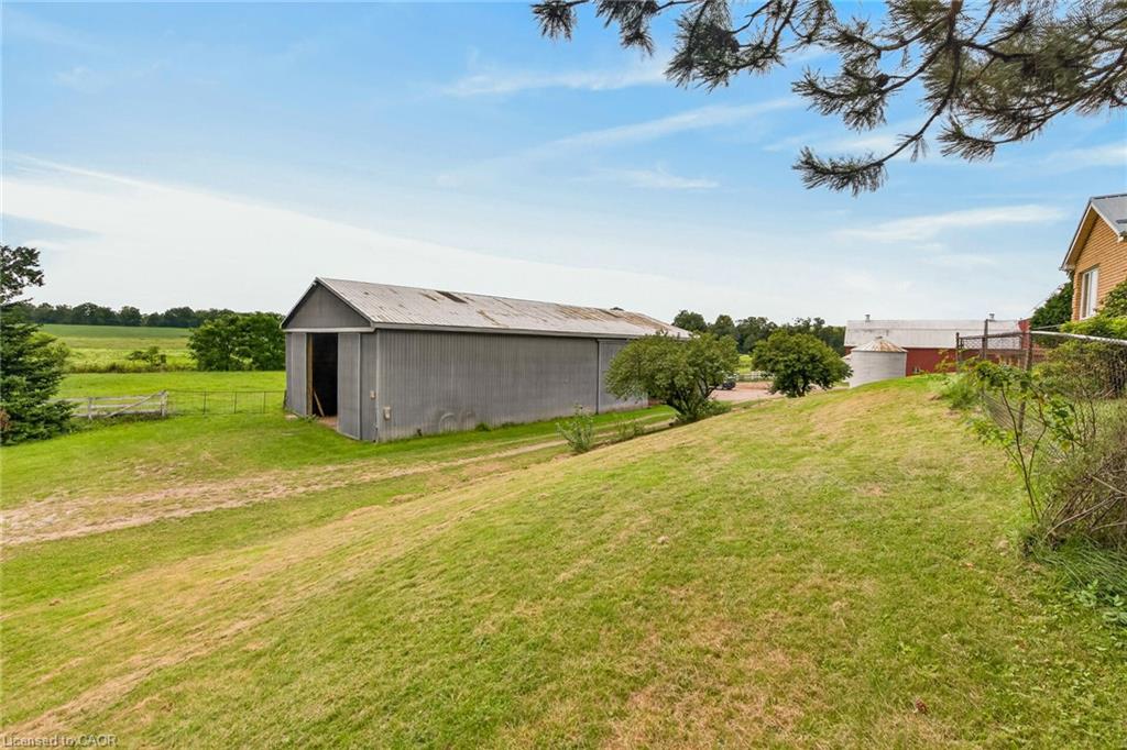 7011 Dickenson Road E Property Photo 41